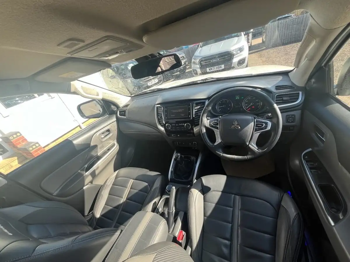 2019-mitsubishi-l200-24di-d-barbarian-eu6-big-10