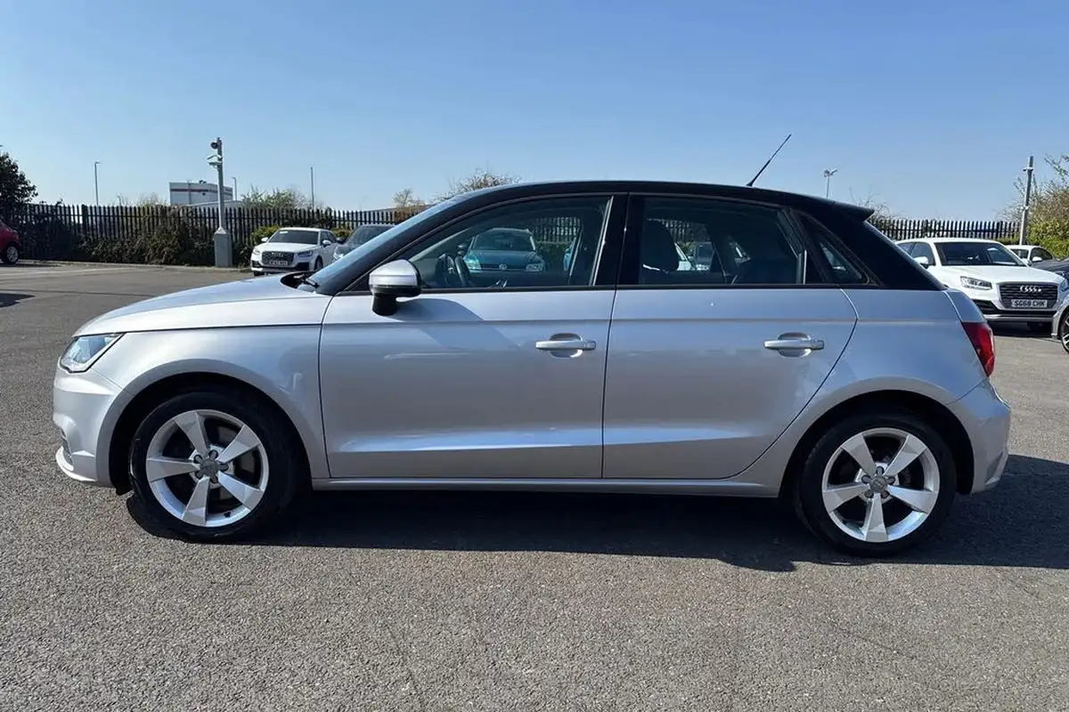 2017-audi-a1-14-tfsi-sportback-5d-big-27
