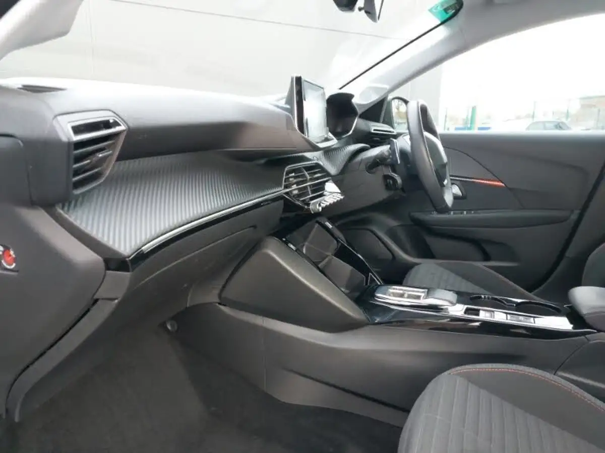 2022-peugeot-208-12-puretech-active-premium-100bhp-eat8-big-4