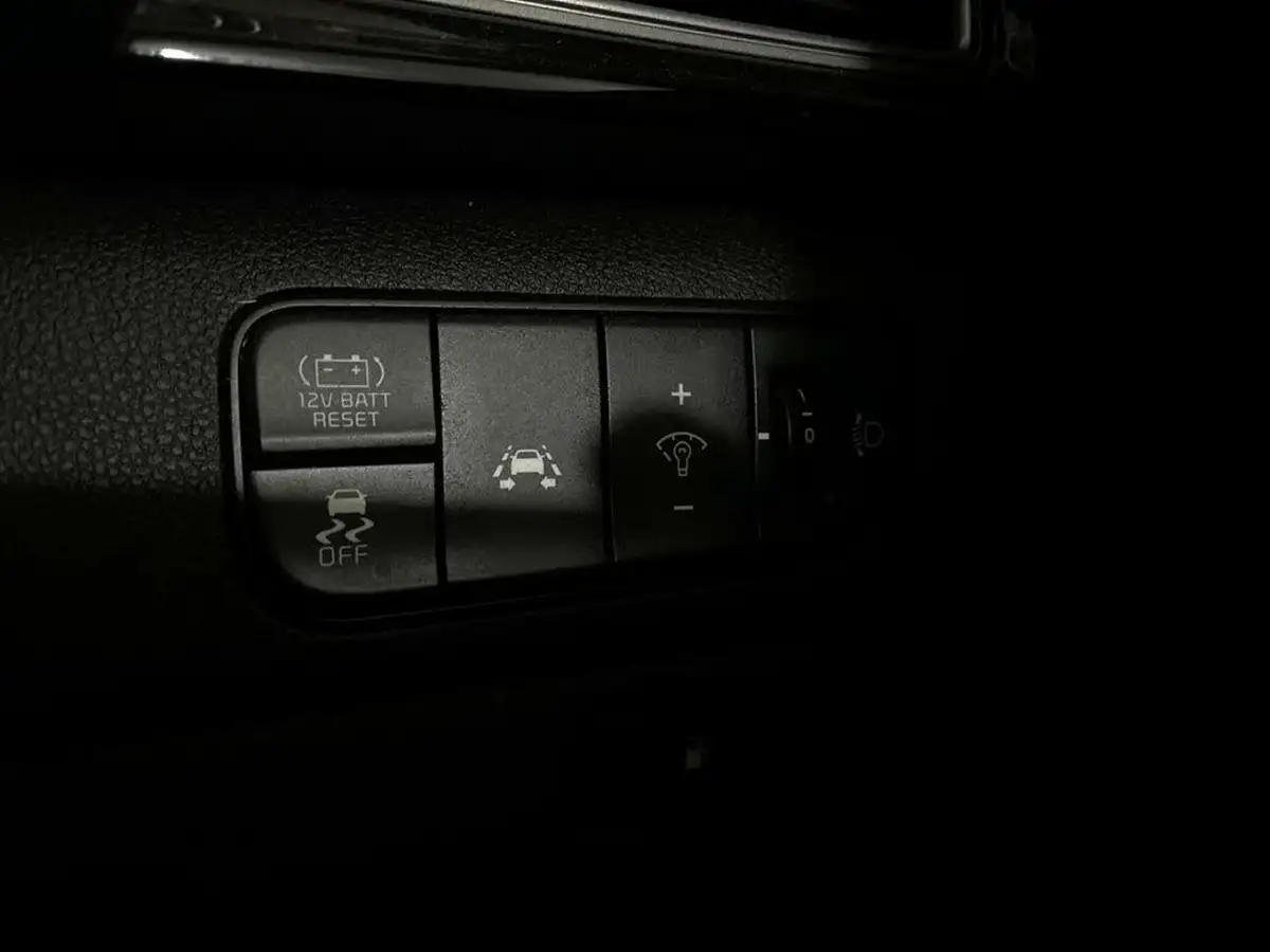 2017-kia-niro-16-gdi-3-156kwh-lithium-ion-big-24