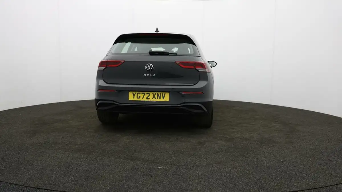 2022-volkswagen-golf-20tdi-life-hatchback-big-5