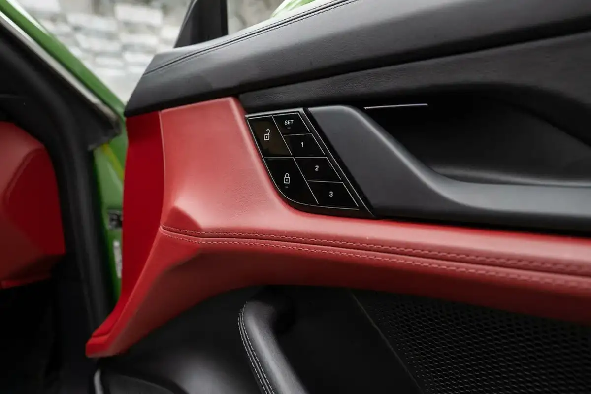 2021-porsche-taycan-e-4s-530ps-big-23