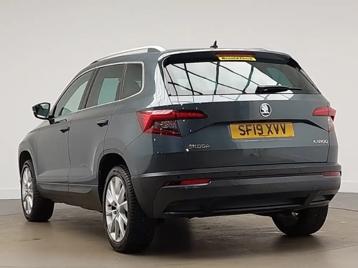 2019-skoda-karoq-15-tsi-se-l-dsg-big-1