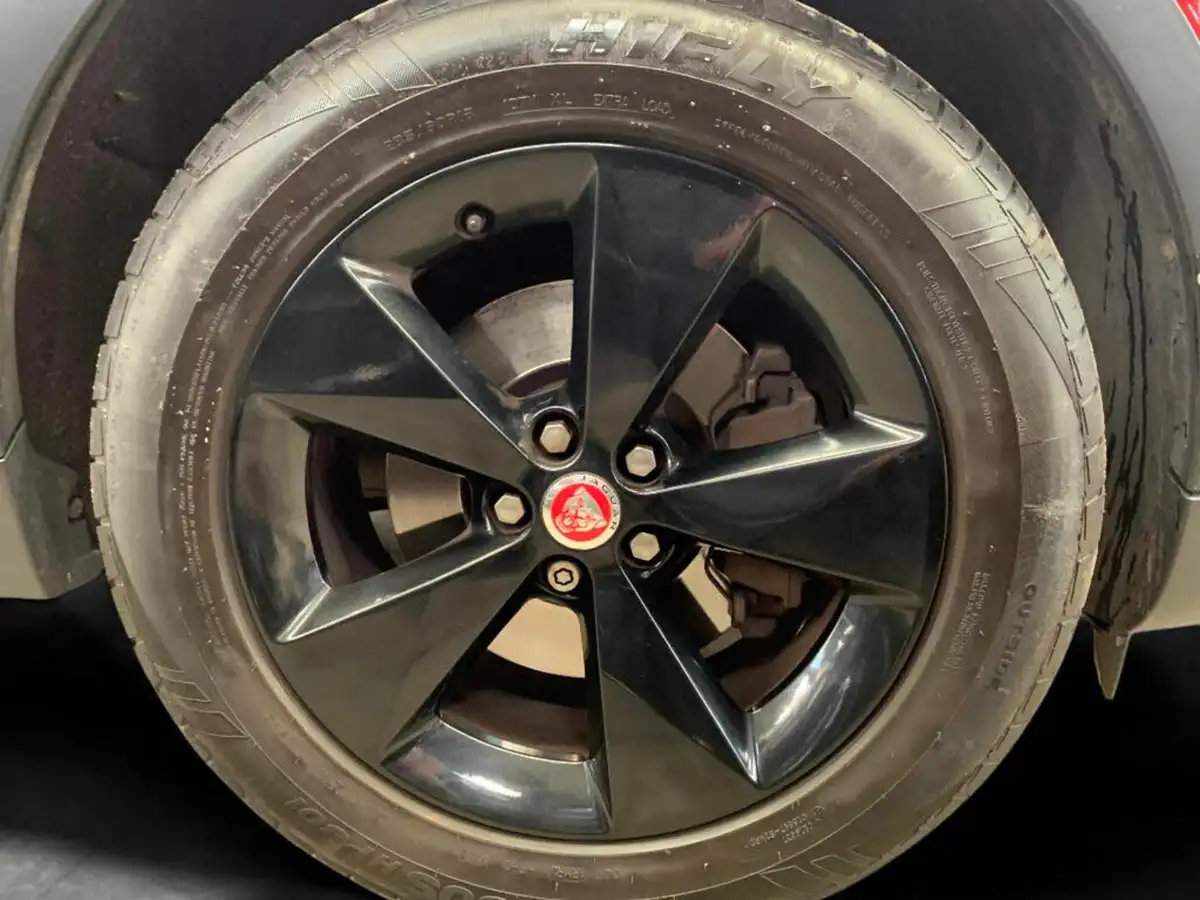2019-jaguar-e-pace-20-i4d-r-dynamic-s-150ps-big-22