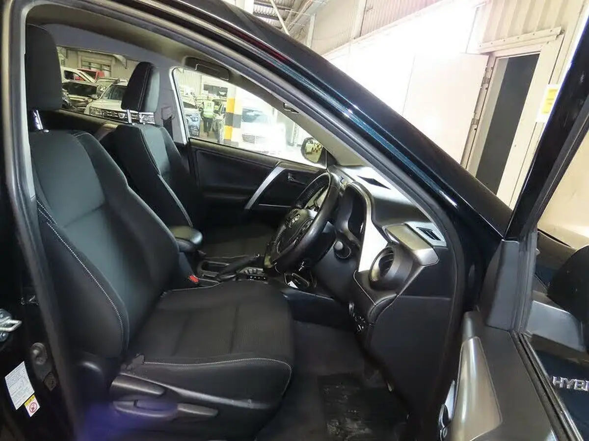 2017-toyota-rav4-25-vvt-i-business-edition-plus-big-4