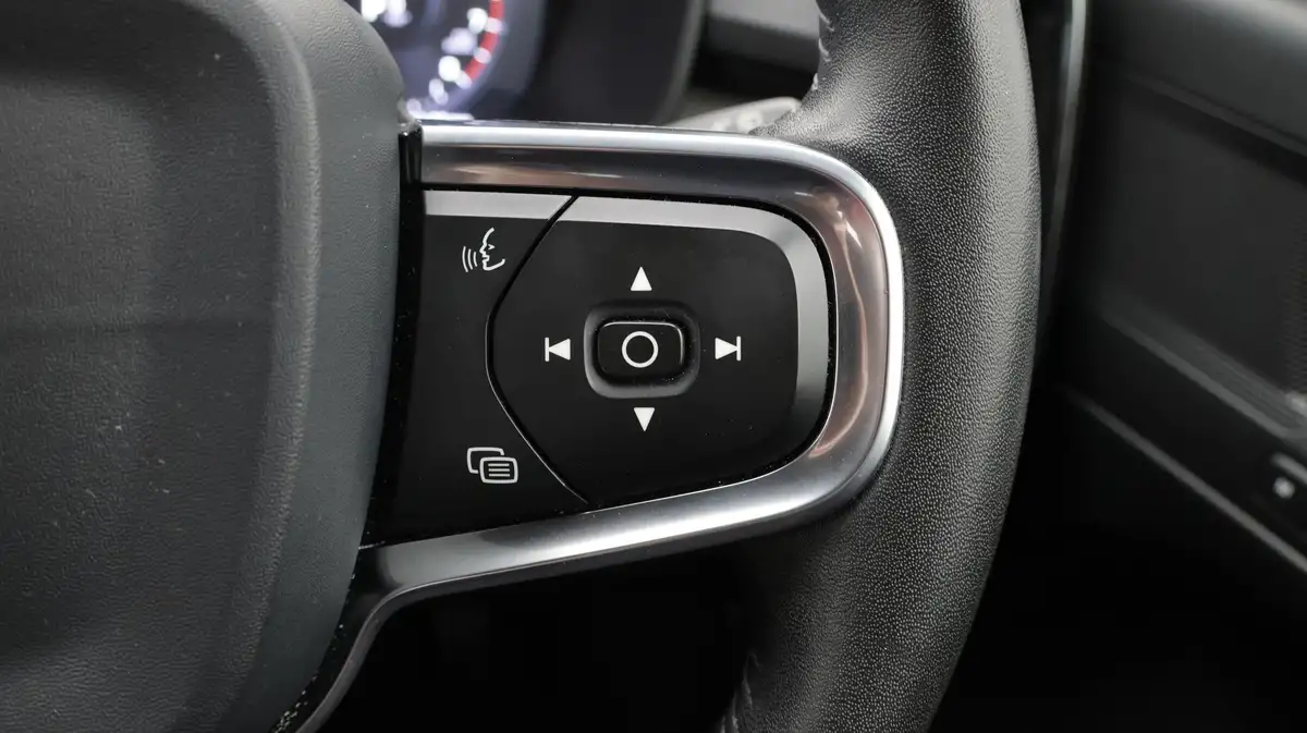 2020-volvo-xc40-15-t3-inscription-geartronic-big-25