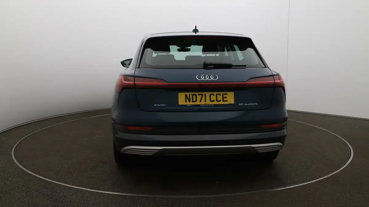 2021-audi-e-tron-50e-technik-station-wagon-big-51