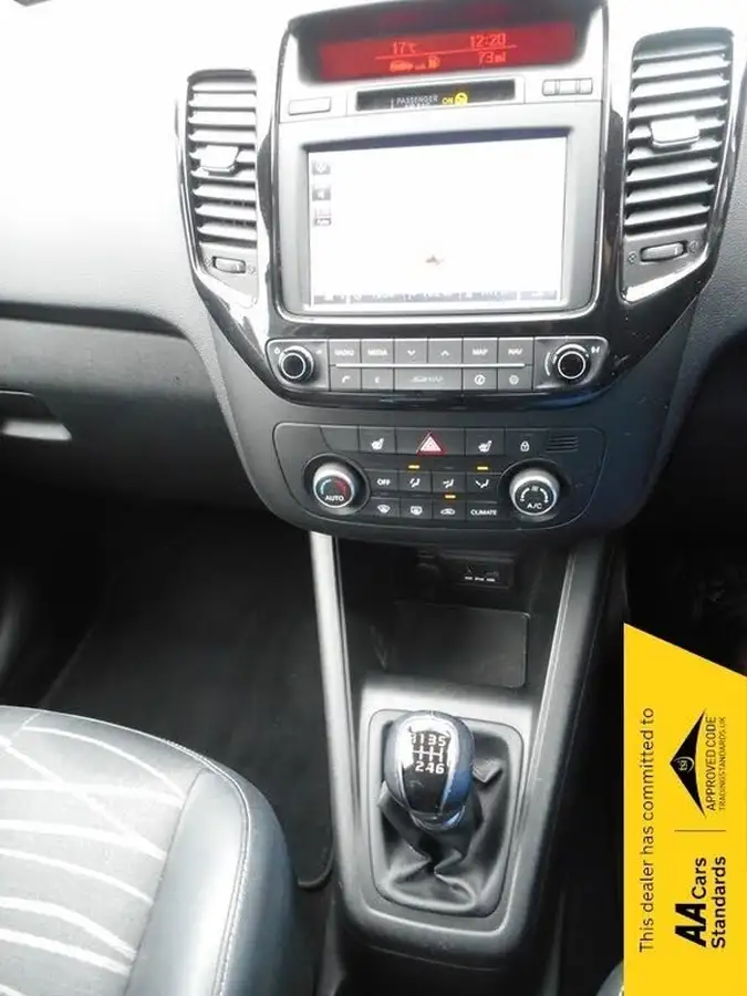 2018-kia-venga-16-3-isg-big-17
