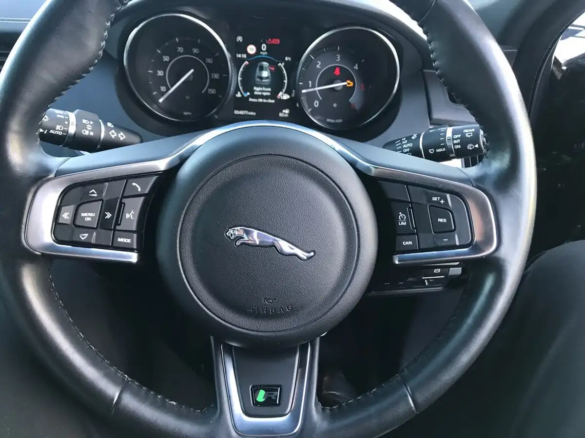 2019-jaguar-e-pace-20-i4d-r-dynamic-s-150ps-big-22