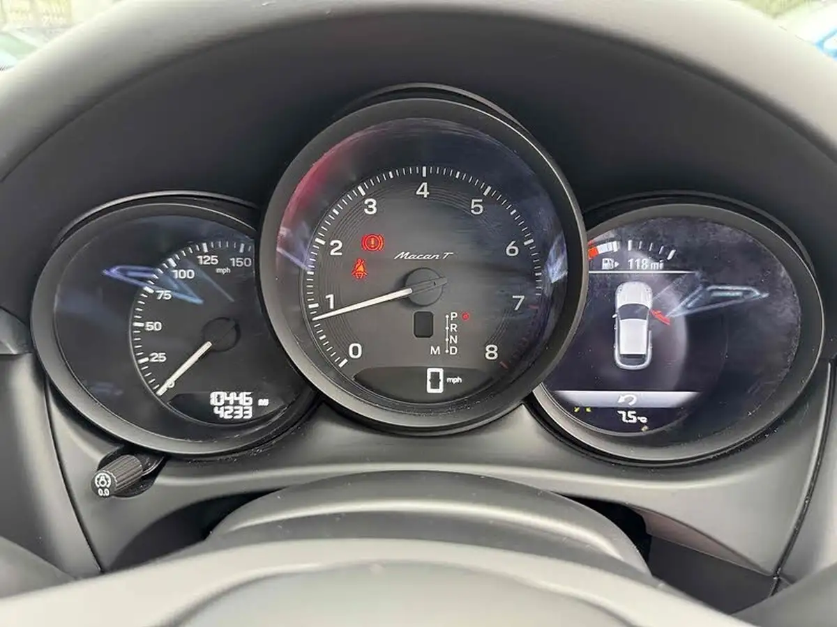2022-porsche-macan-20-big-33
