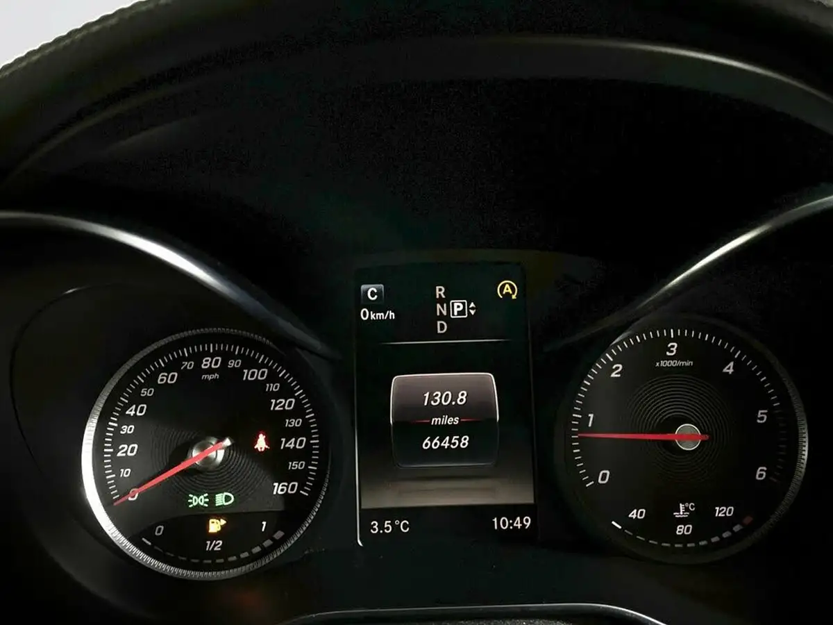 2015-mercedes-benz-c-class-21cdi-c250-amg-line-ss-saloon-4d-big-13