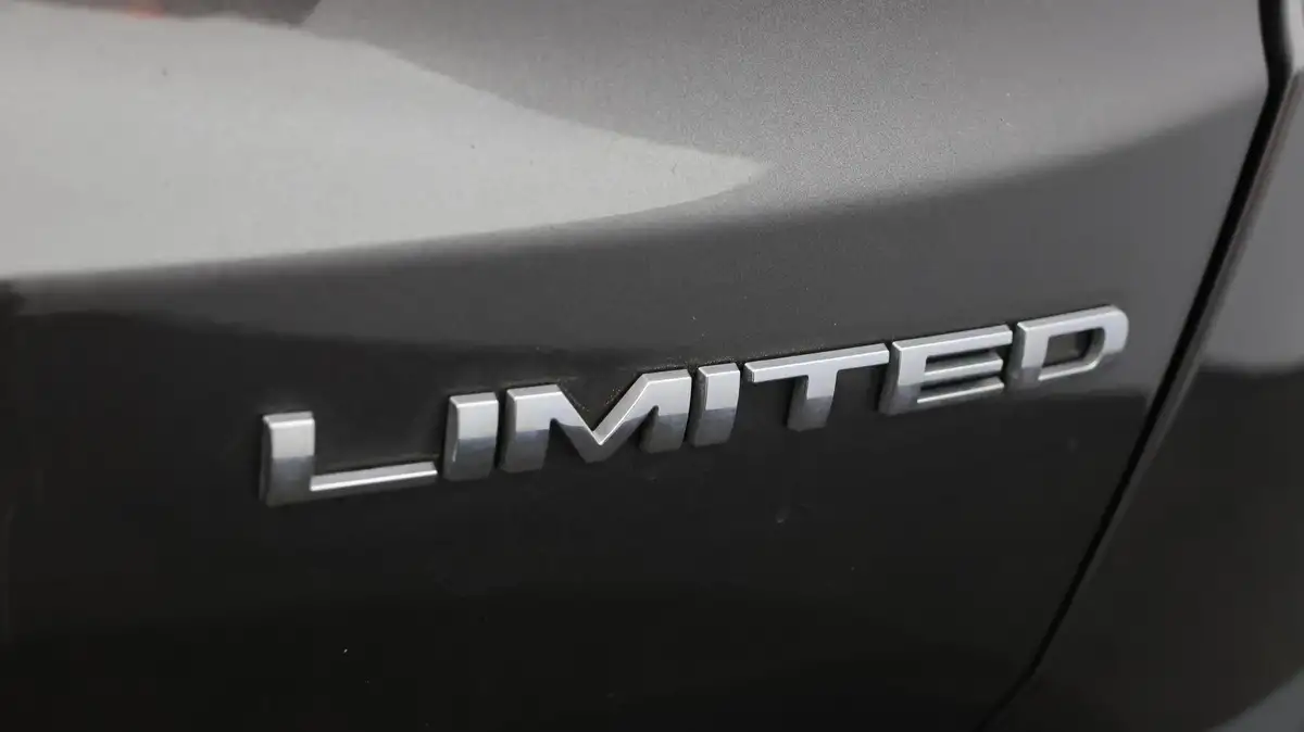 2020-jeep-renegade-10-gse-limited-big-20