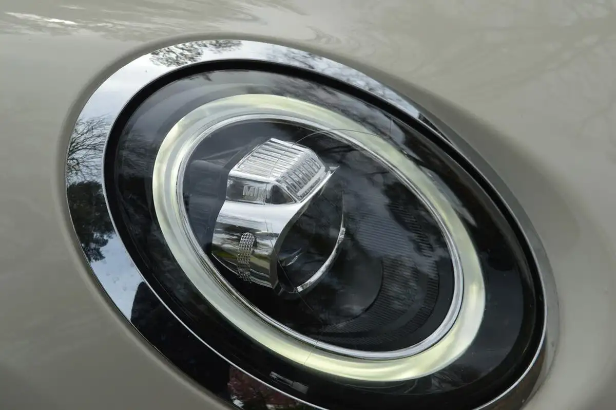 2018-mini-cooper-15-cooper-classic-ss-hatchback-3d-big-11