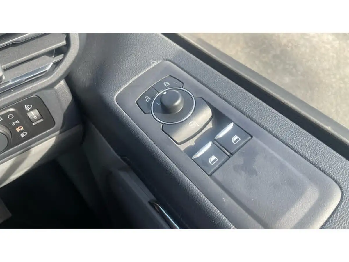 2023-ford-transit-custom-20tdci-300-l2h1-limited-136pseu6e-panel-van-1996cc-auto-big-24