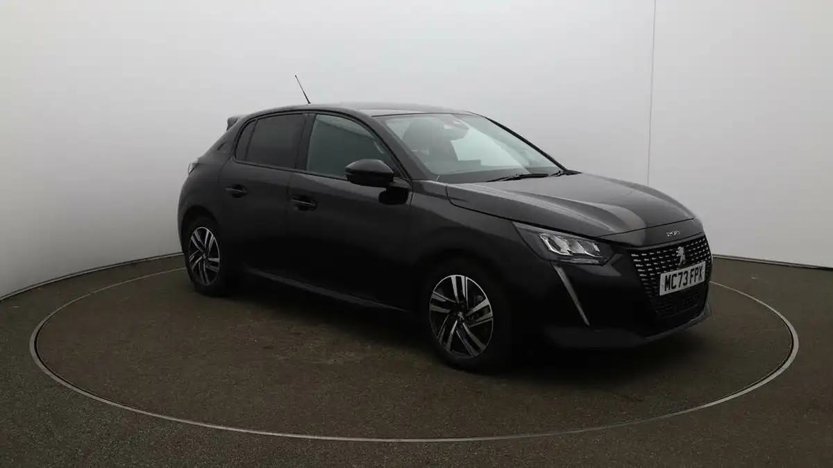 2023-peugeot-208-12-puretech-allure-premium-100ps-eat8-big-1