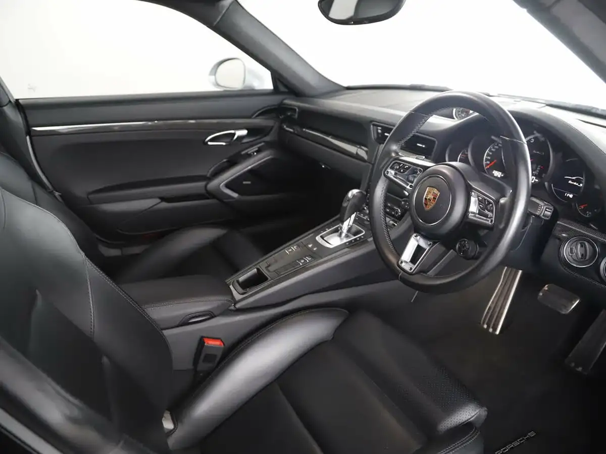 2016-porsche-911-38-turbo-s-coupe-big-11
