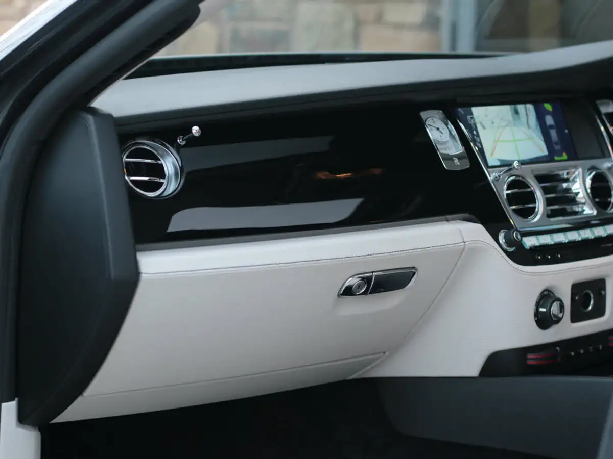 2010-rolls-royce-ghost-66-big-69