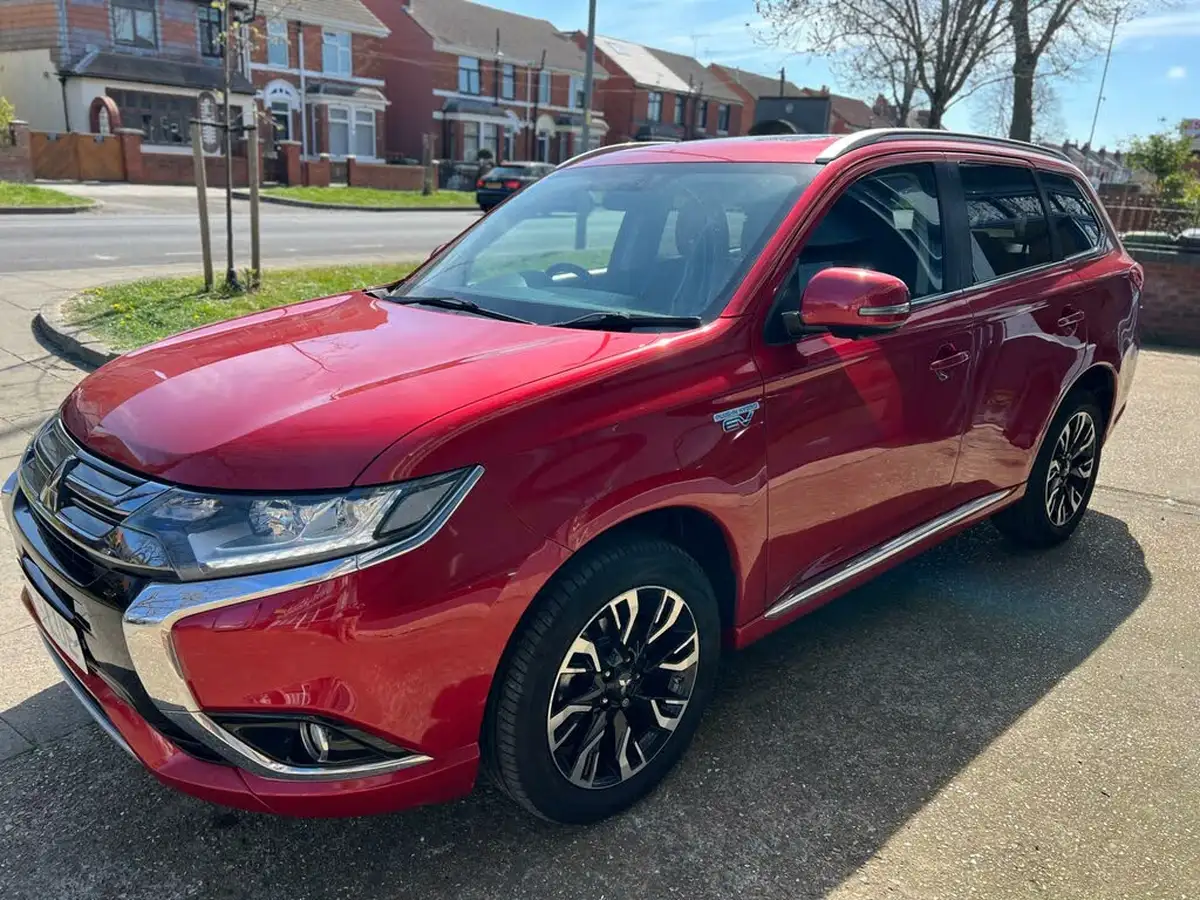 2015-mitsubishi-outlander-20-gx4h-big-1