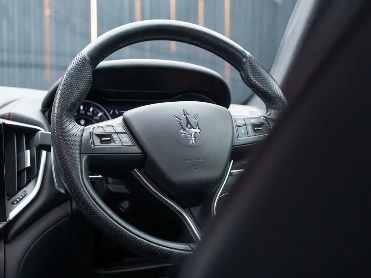 2021-maserati-ghibli-20-gransport-big-34