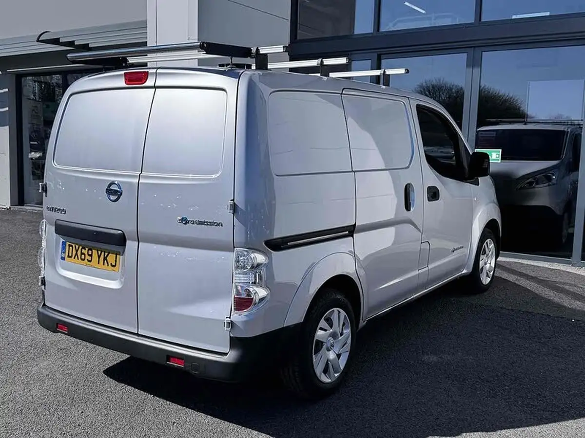 2019-nissan-env200-e-acenta-panel-van-auto-big-16