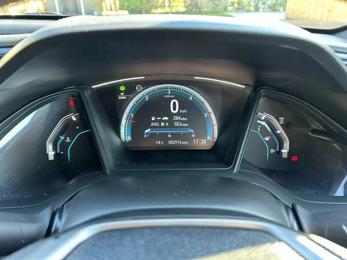 2019-honda-civic-16-i-dtec-se-hatchback-5d-big-10