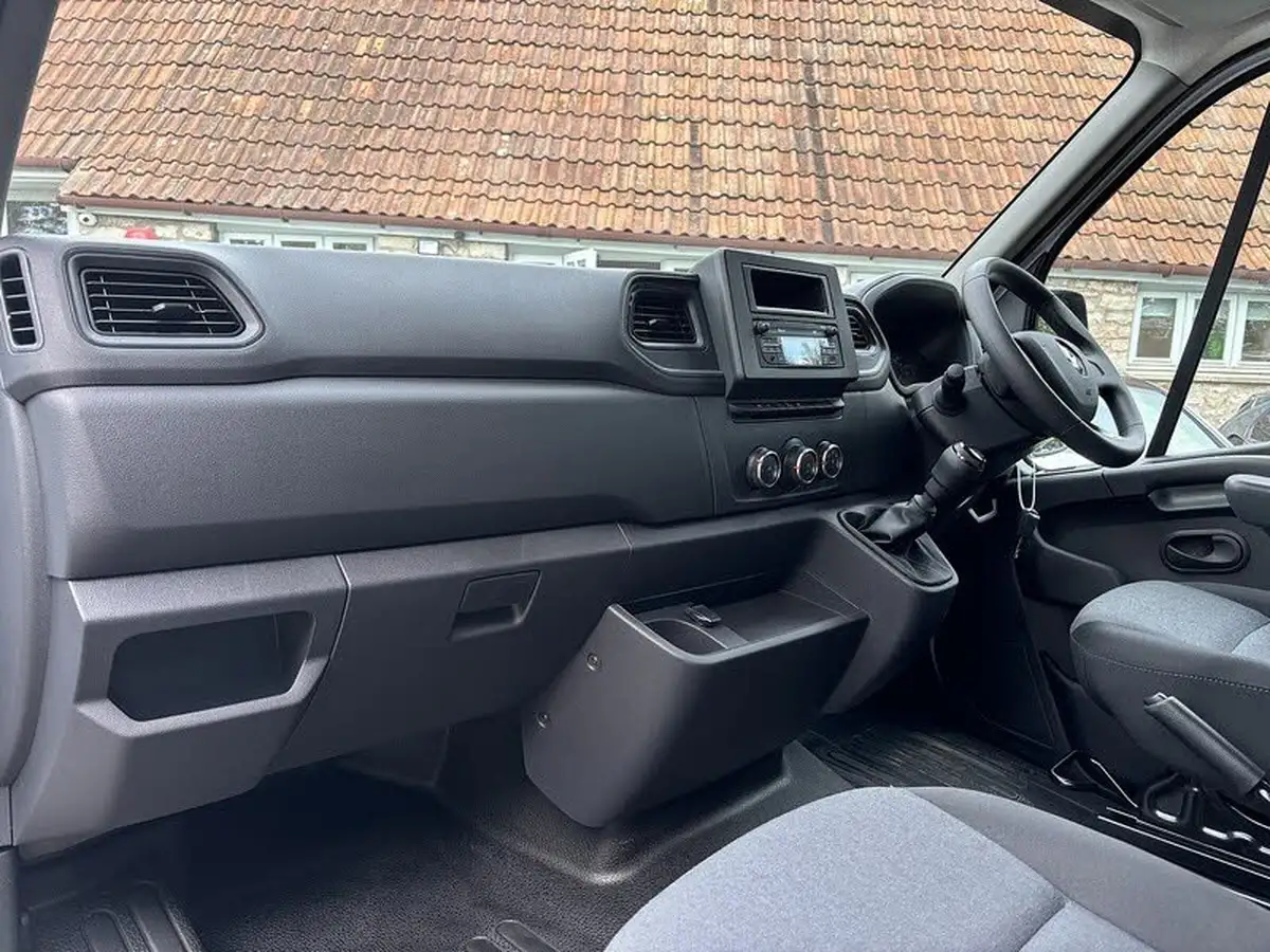 2024-renault-master-23dci-mm35-145-start-big-17