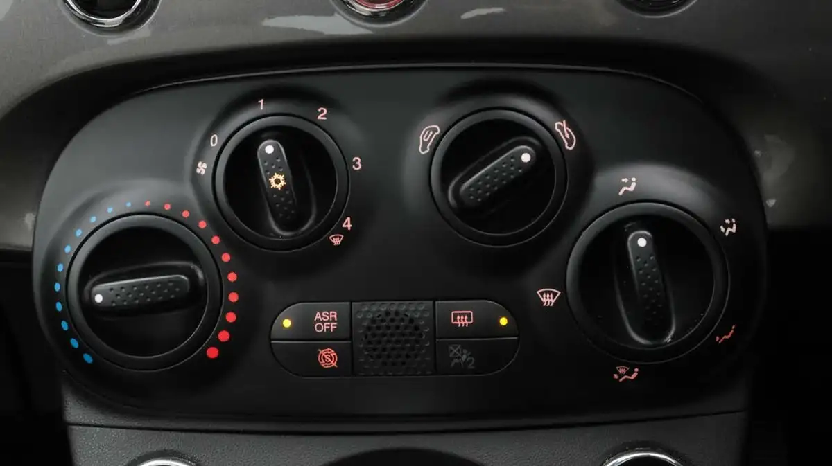 2022-fiat-500-10-dolcevita-big-12