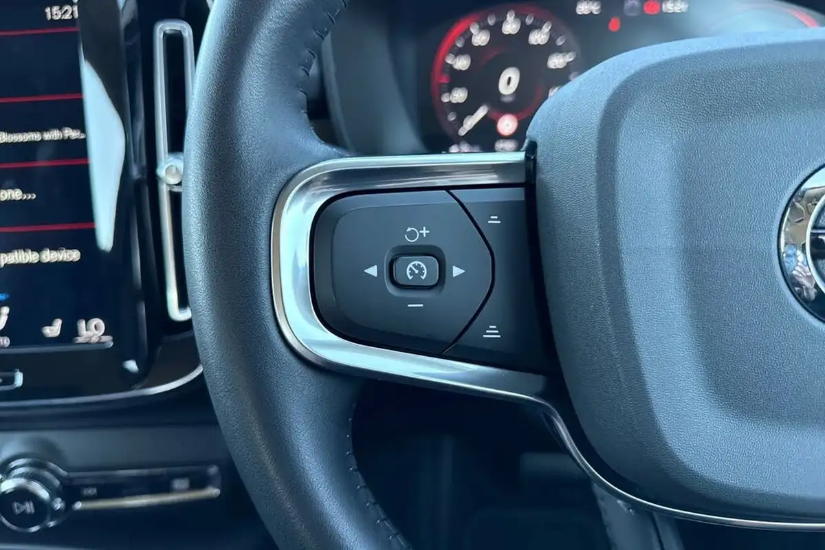 2020-volvo-xc40-15-t5-inscription-plug-in-hybrid-big-39