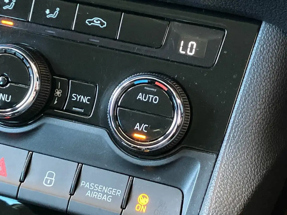 2020-skoda-karoq-10-tsi-se-115ps-big-50