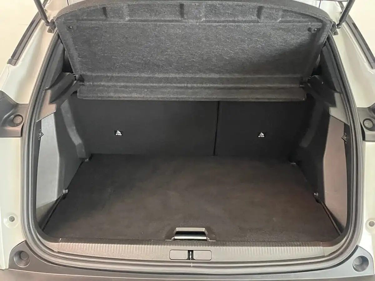 2022-peugeot-2008-suv-12-puretech-gt-big-39