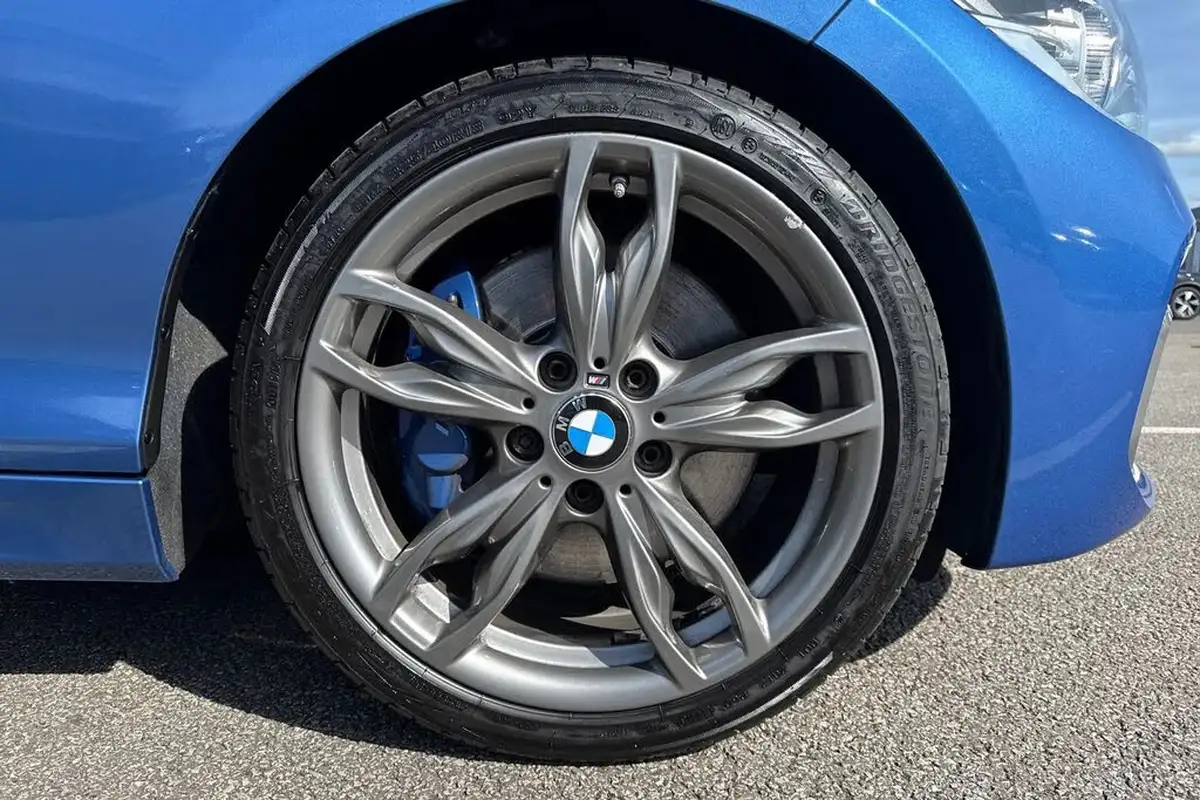2017-bmw-1-series-30-m140i-5d-sport-auto-big-5