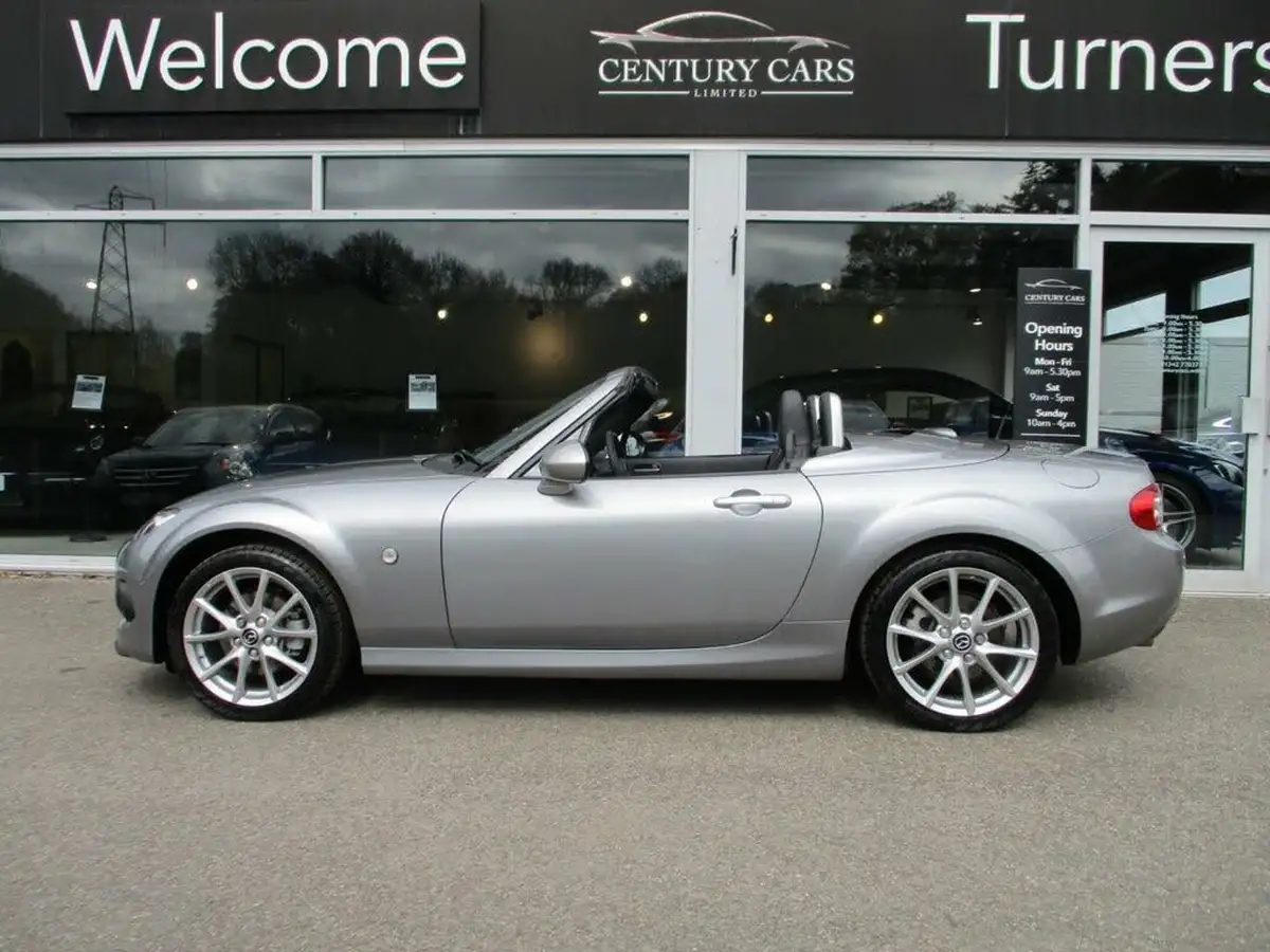 2015-mazda-mx-5-20-roadster-sport-tech-nav-big-7