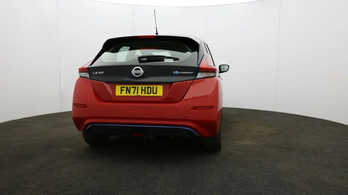 2021-nissan-leaf-e-acenta-big-5