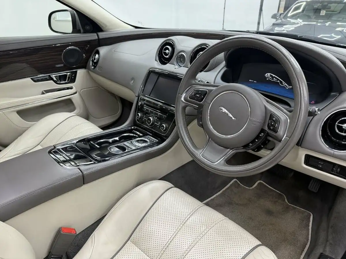 2014-jaguar-xj-series-30td-xj-portfolio-swb-auto-big-16