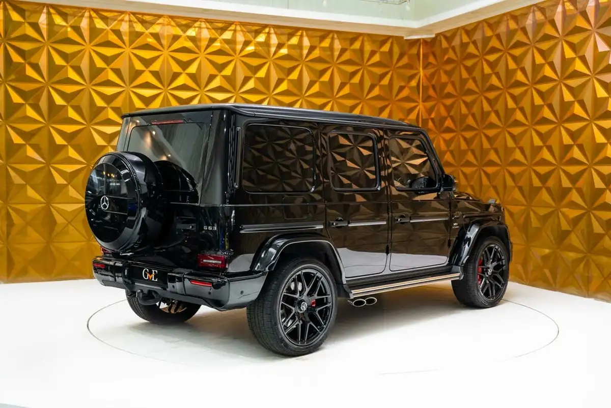2022-mercedes-benz-g-class-40-g63-amg-big-28