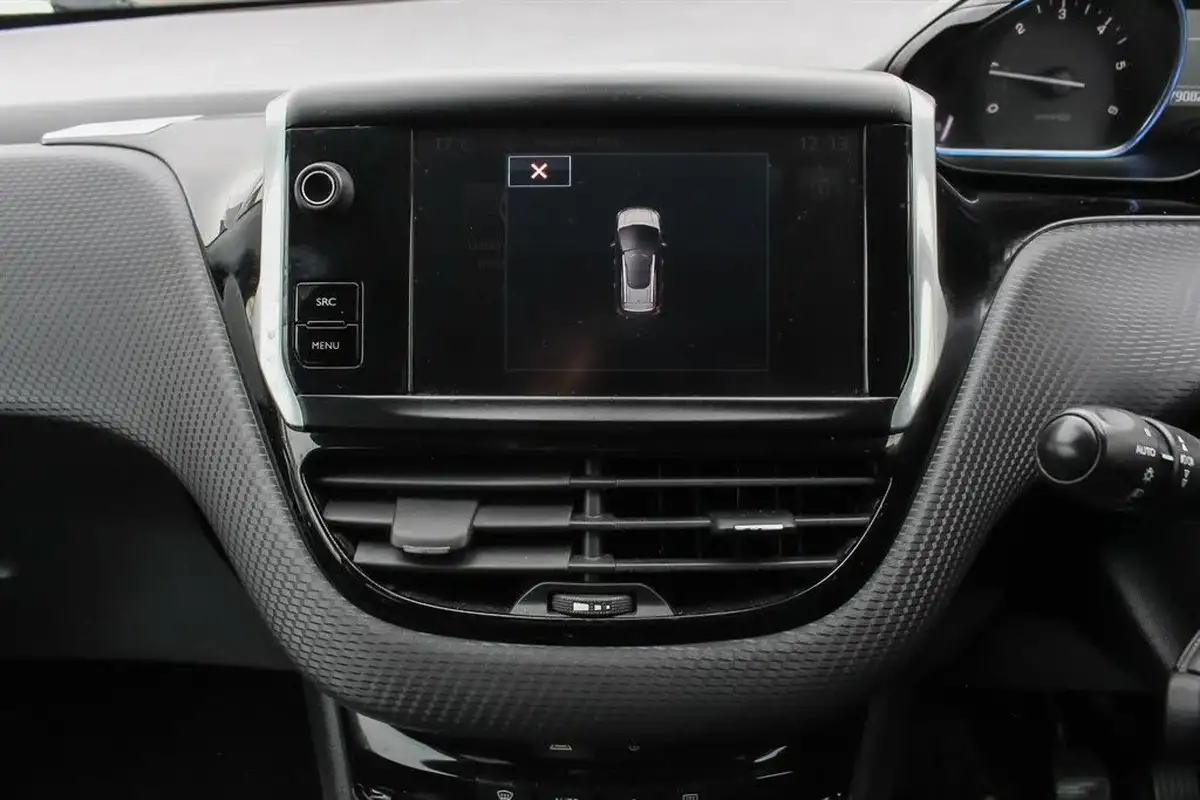 2015-peugeot-2008-crossover-16bluehdi-allure-120bhp-ss-big-37