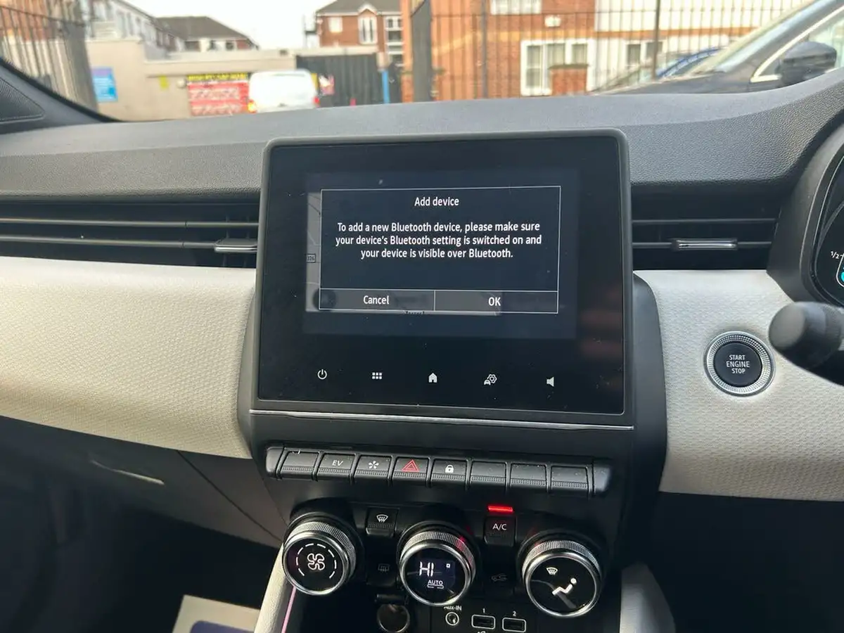 2022-renault-clio-16-techno-big-39