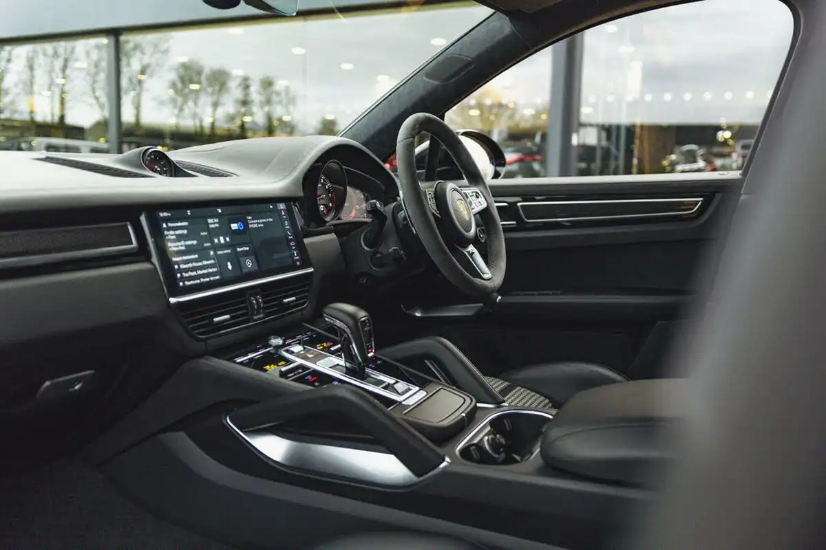 2019-porsche-cayenne-40-v8-turbo-coupe-big-46