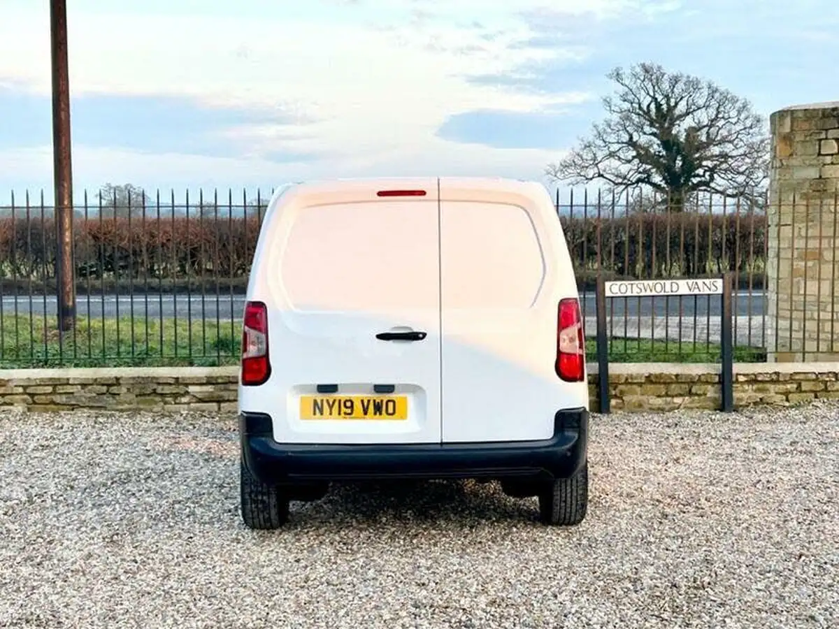 2019-peugeot-partner-15-bluehdi-1000-professional-100ps-eu6dt-panel-big-5