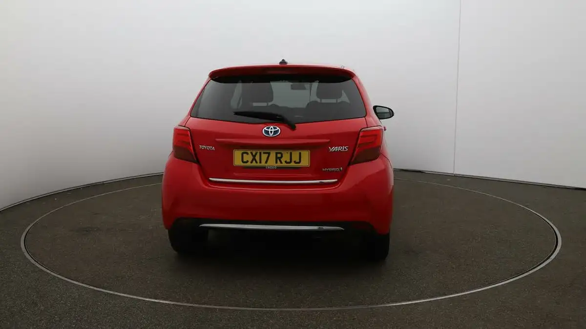 2017-toyota-yaris-15-vvt-i-design-bi-tone-hybrid-big-56