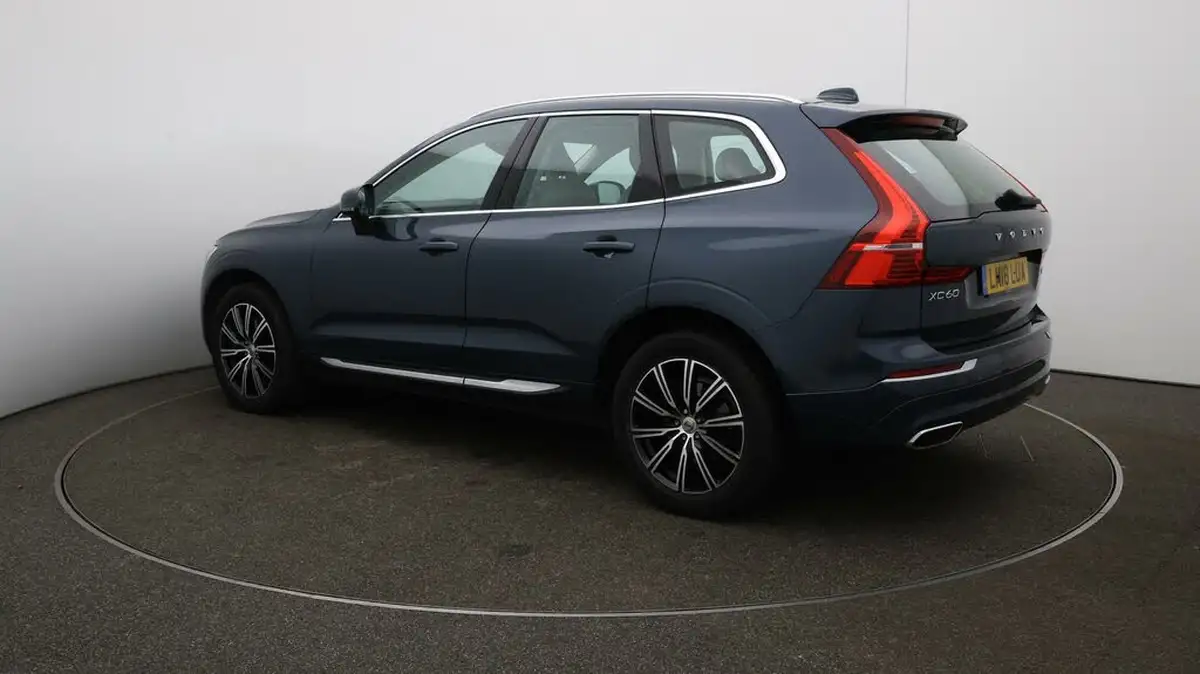 2018-volvo-xc60-20-t5-inscription-250bhp-4x4-big-32