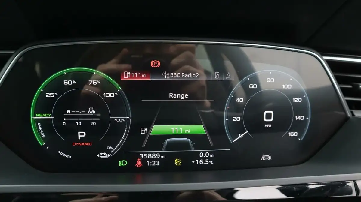 2020-audi-e-tron-50e-technik-big-10