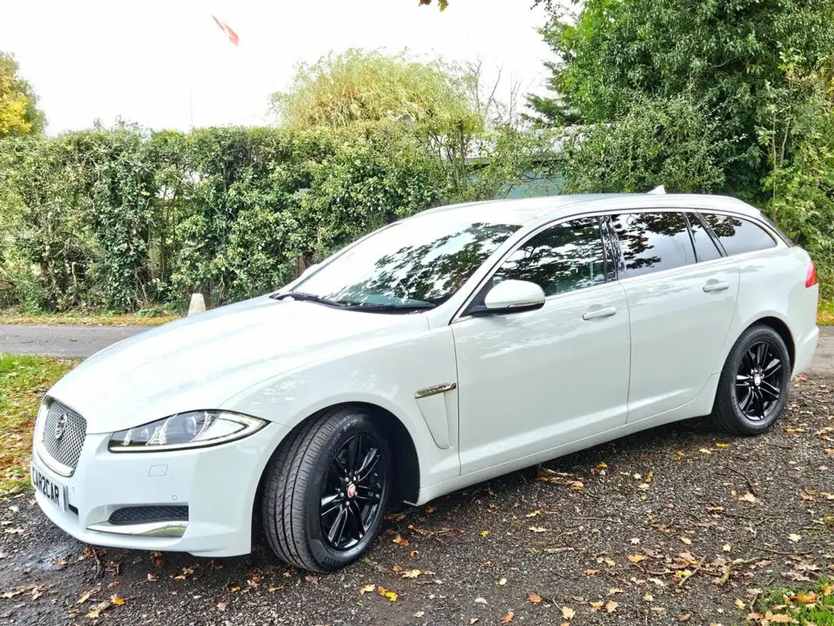 2015-jaguar-xf-22td-luxury-163ps-sportbrake-5d-big-6