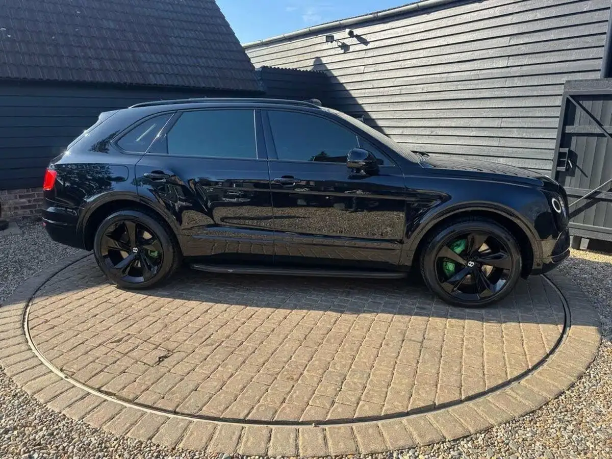 2016-bentley-bentayga-60-w12-big-34