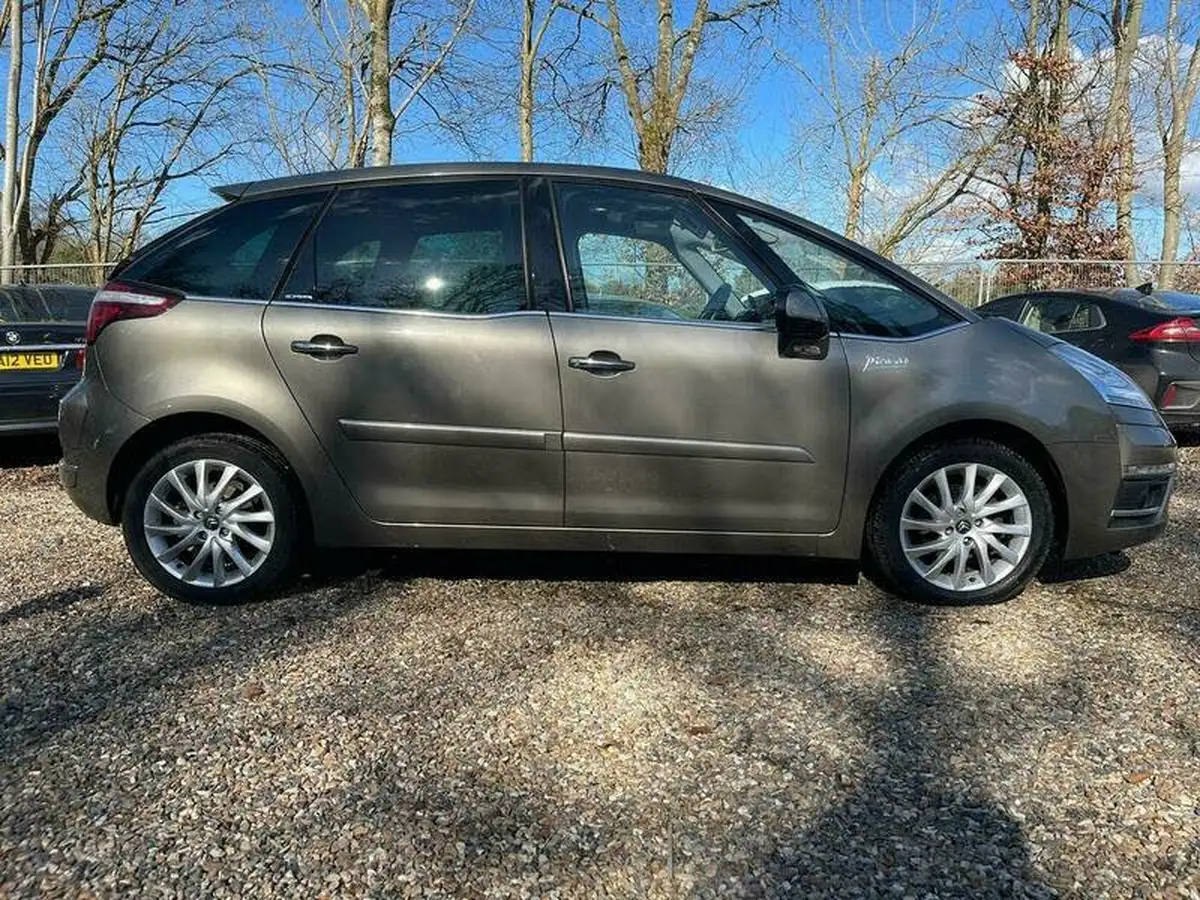 2011-citroen-c4-picasso-16td-exclusive-16-e-hdi-big-8