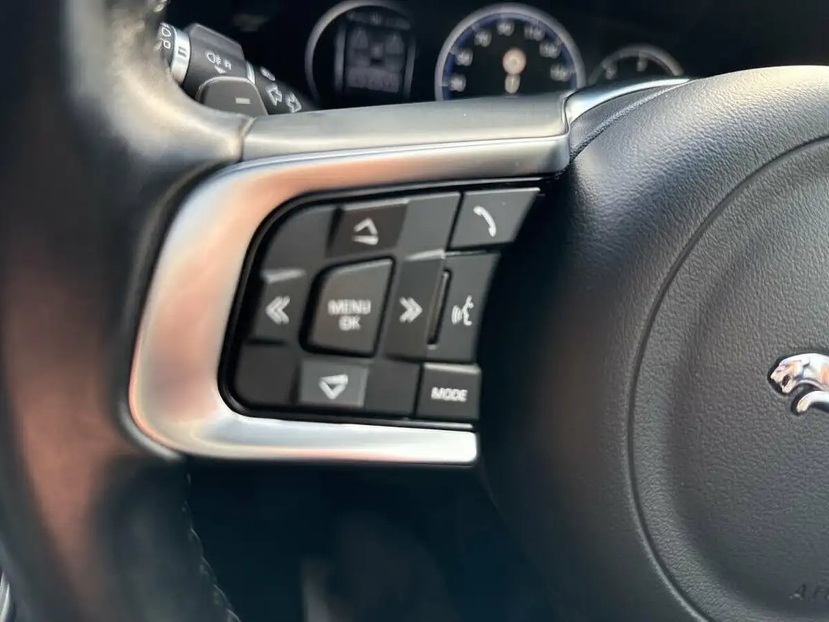 2017-jaguar-xf-30td-saloon-4d-big-42