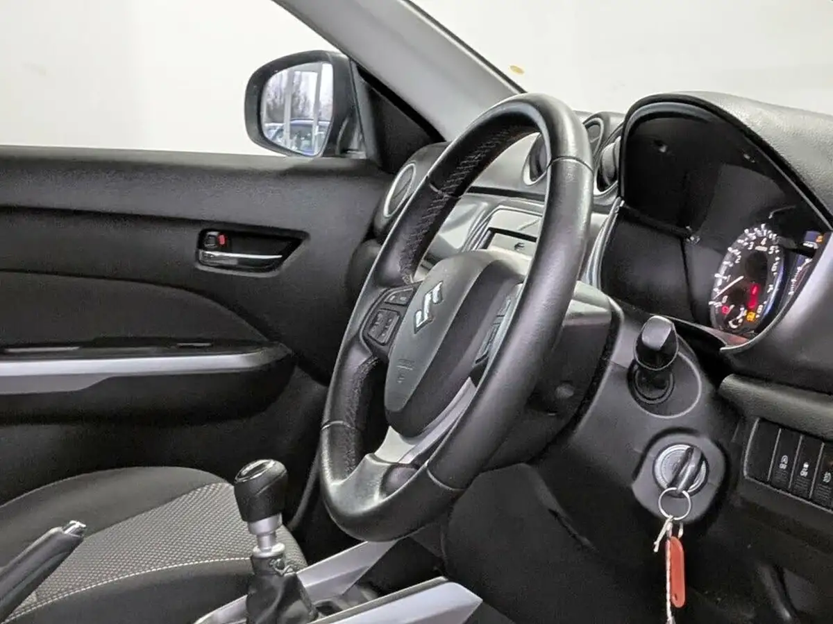 2020-suzuki-vitara-14-boosterjet-sz-t-140ps-big-24