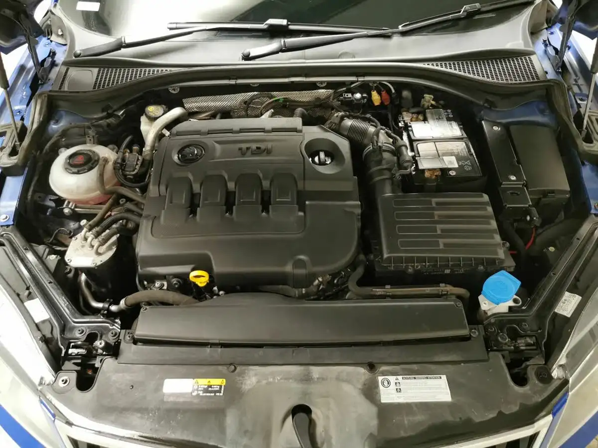 2019-skoda-superb-20tdi-se-technology-estate-big-37