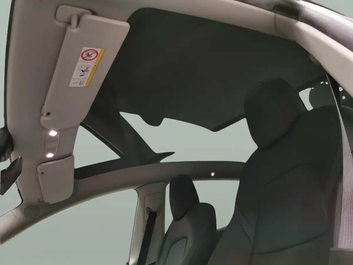 2022-tesla-model-y-e-long-range-big-2