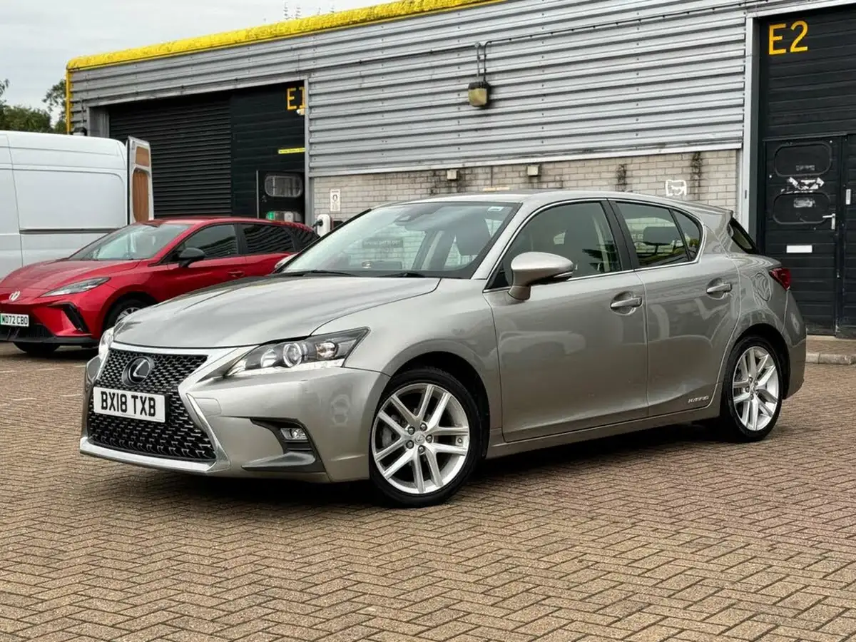 2018-lexus-ct-200h-18-se-plus-pack-big-5